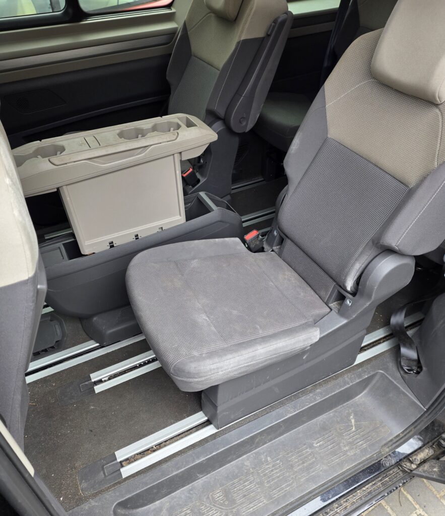 VW T7 1. Sitzreihe hinten vorher